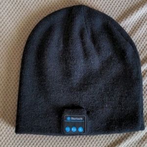 Beanie with bluetooth